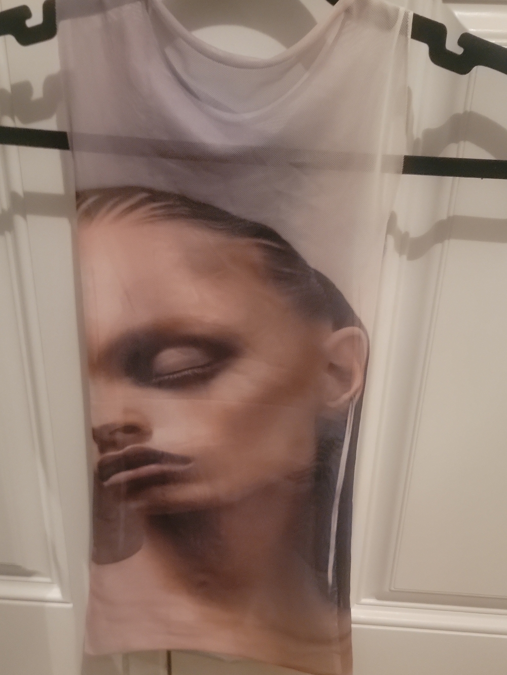 1xblue. Gorgous Sheer Art Sleeveless Top. BN. Cream, Blue, Brown, Gray. Size S.